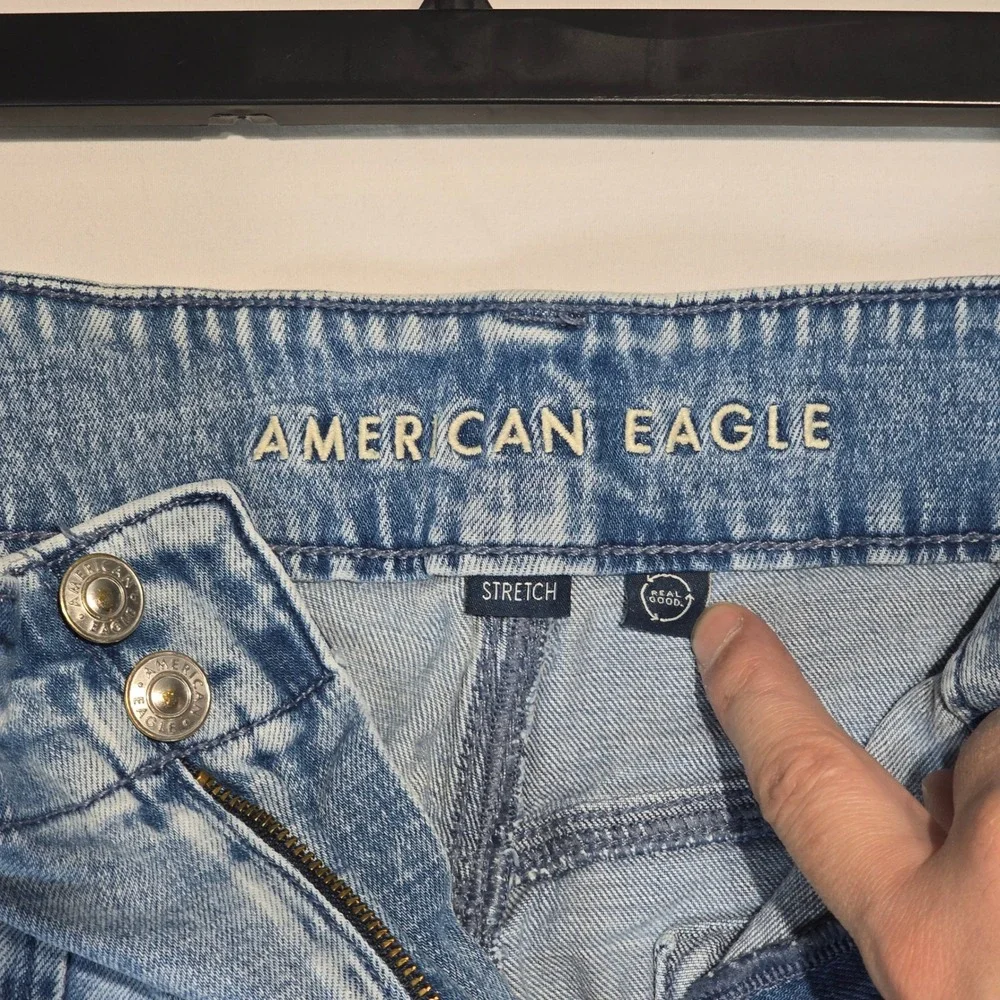 American Eagle Womens 16 Cargo Denim Shorts Light Wash Stretch Real Good Utility